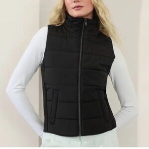 Athleta Hybrid Vest SP Black Merino Wool Puffer Activewear Workout Outerwear med